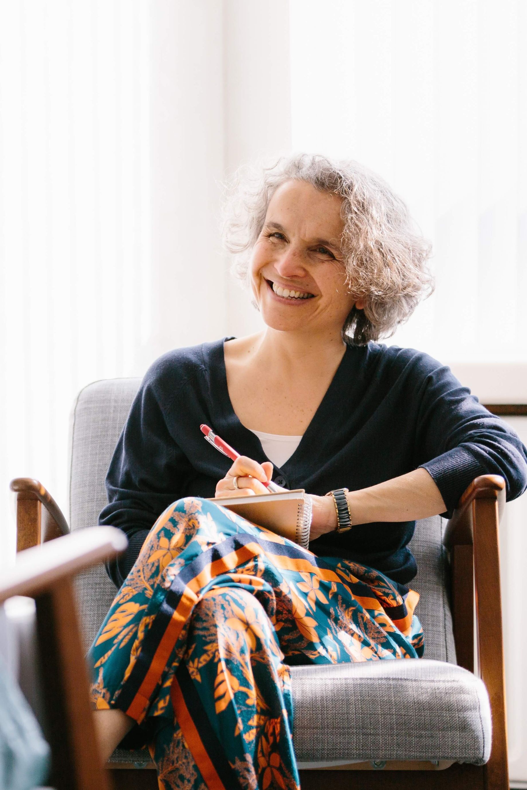 Ondernemerscoach No&euml;lla de Jager in een spreekkamer bij Good Place 2 Work