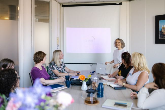 oprichter en eigenaar Noella de Jager deelt haar kennis met de vrouwelijke ondernemers bij Good Place 2 Work